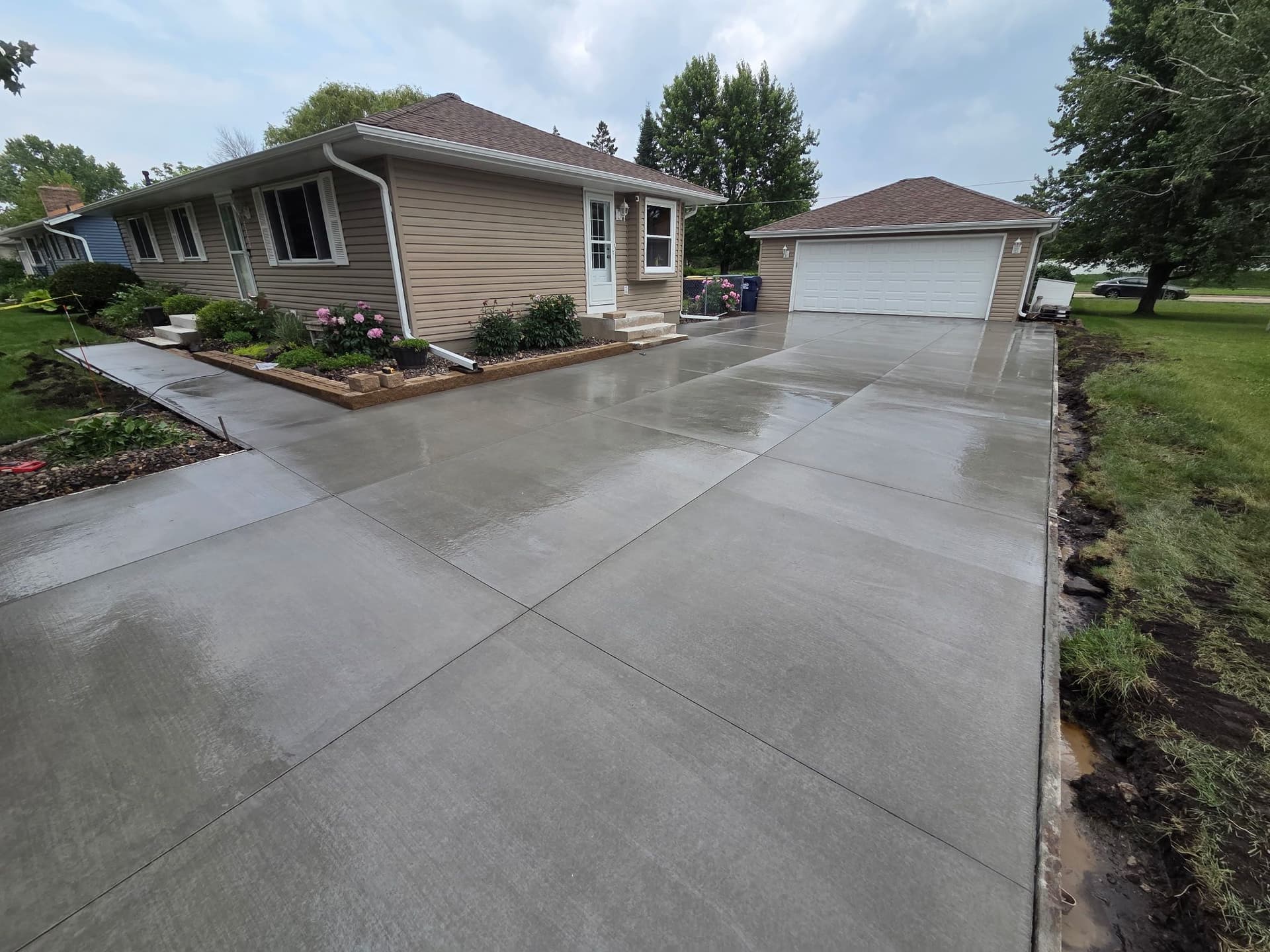 Sleek Concrete Driveway in Farmington MN
