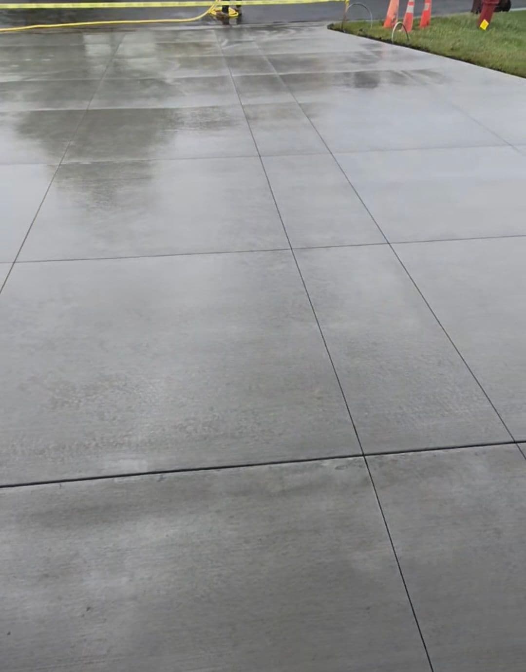 Gallery photos for Fresh Concrete Driveway Replacement Done Right: Image #1