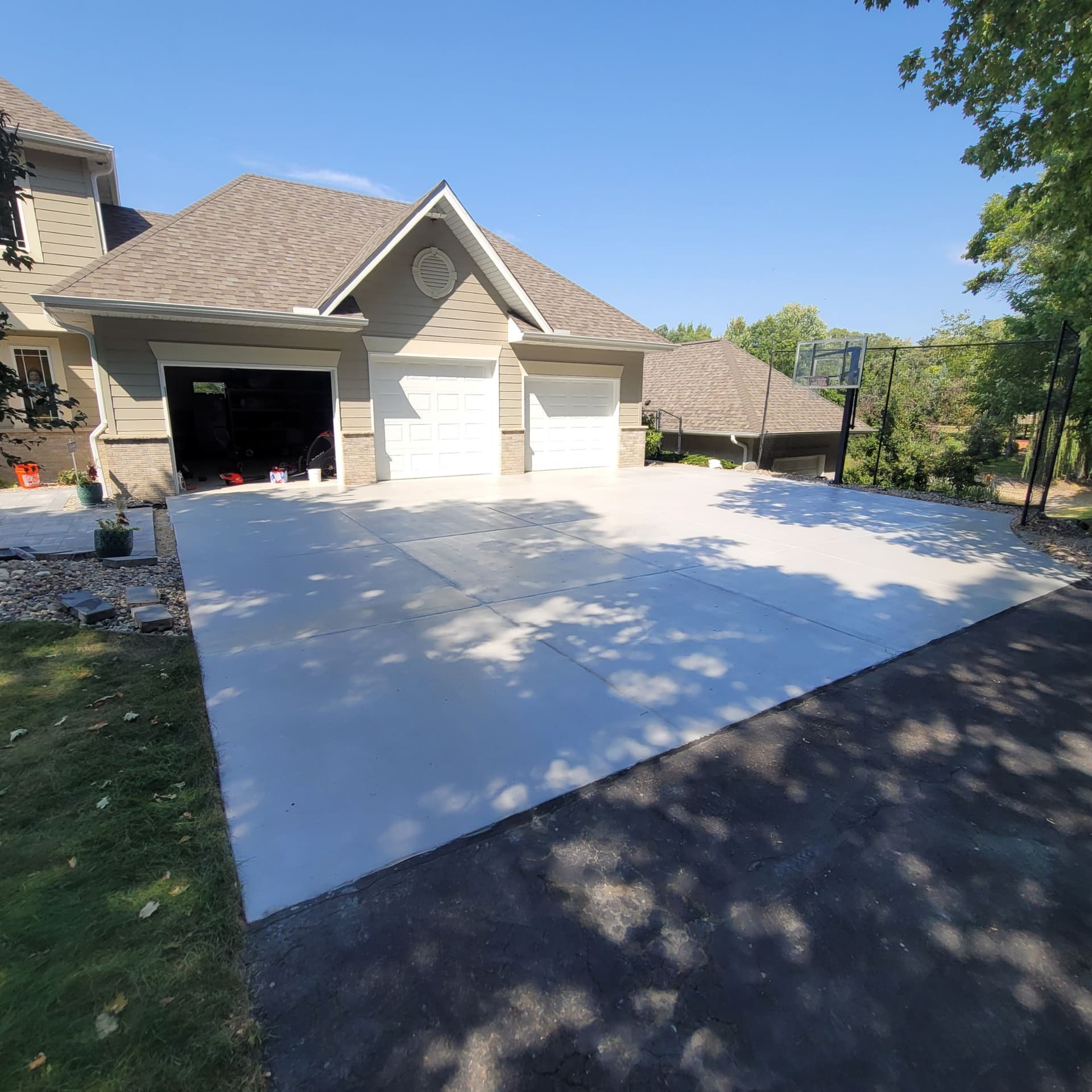 Gallery photos for Expert Driveway Repair and Enhancement: Image #2